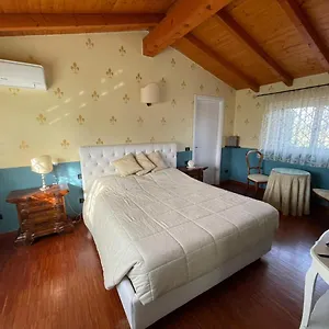https://lussuosa-villa-vicino-alla-stazione.it-lombardy.com